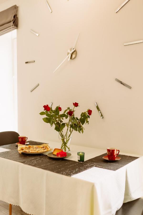 New Time: Modern Central Apartment with Separate Bedroom Ternopil Exterior photo