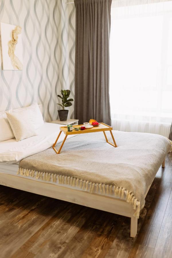 New Time: Modern Central Apartment with Separate Bedroom Ternopil Exterior photo