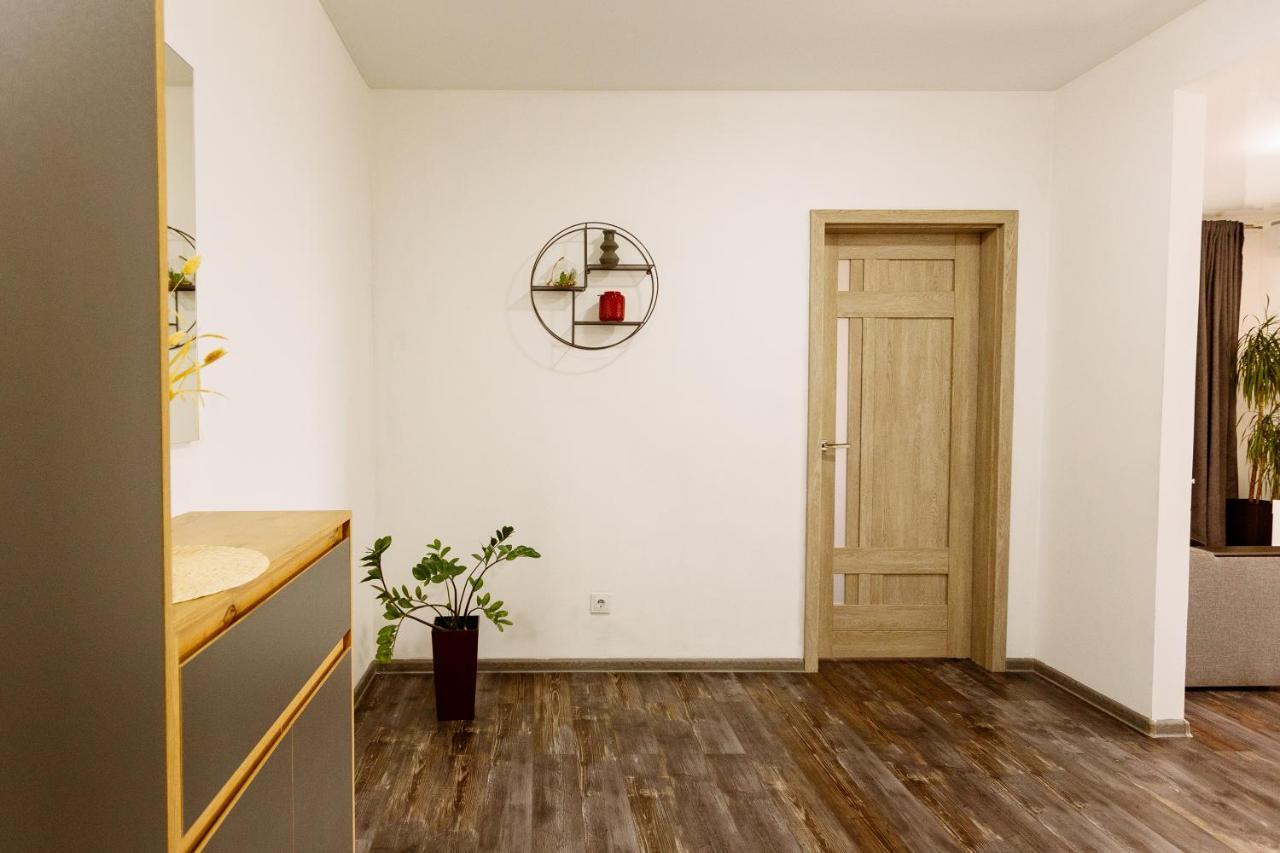 New Time: Modern Central Apartment with Separate Bedroom Ternopil Exterior photo