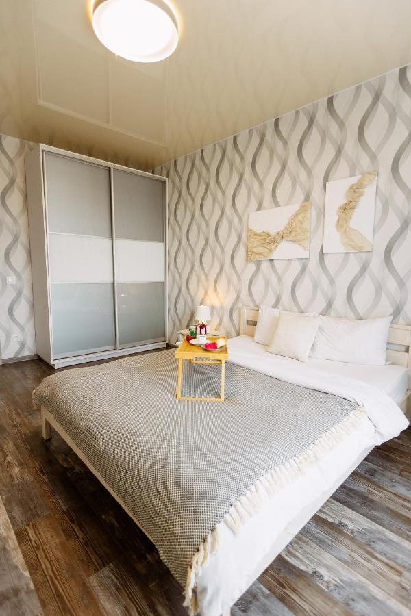 New Time: Modern Central Apartment with Separate Bedroom Ternopil Exterior photo