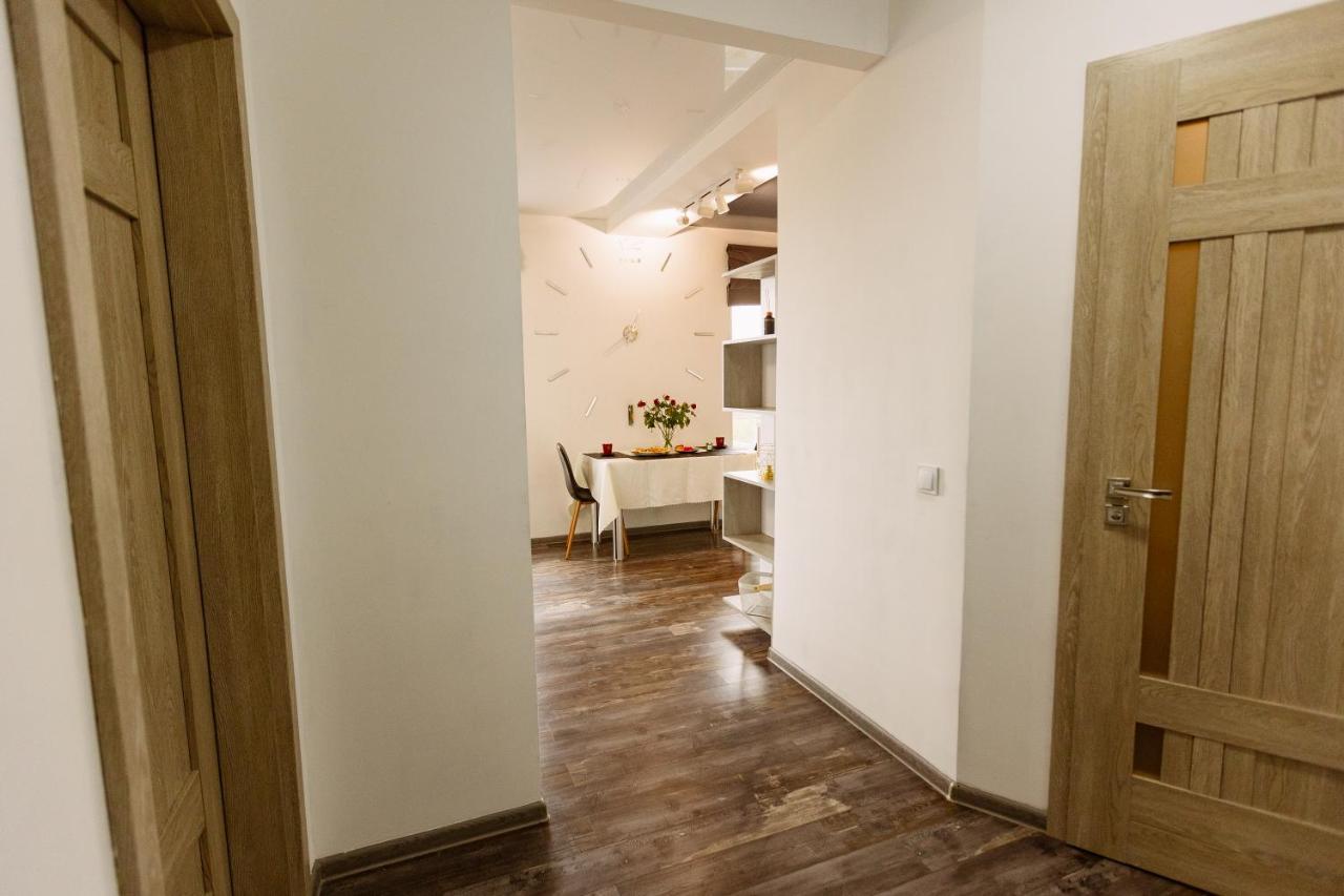 New Time: Modern Central Apartment with Separate Bedroom Ternopil Exterior photo