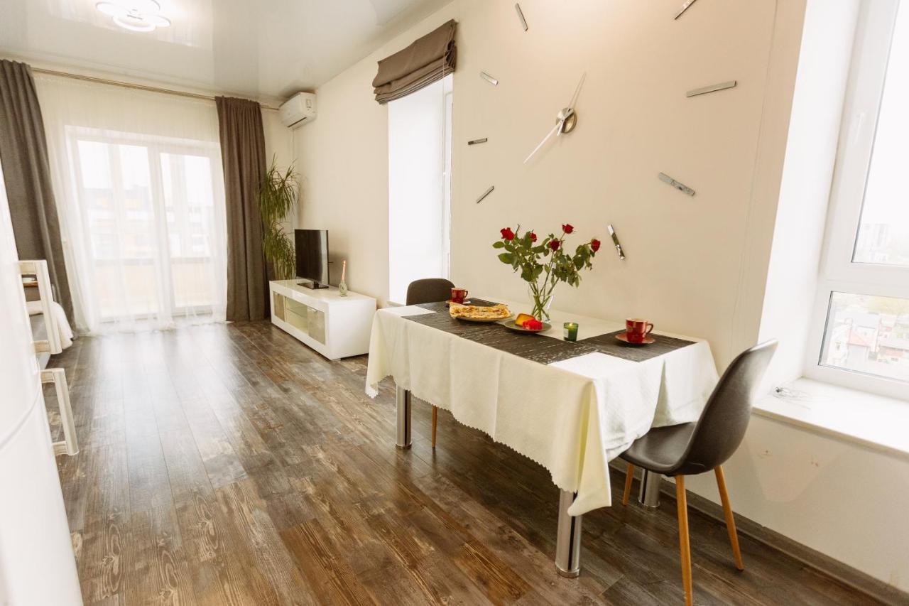 New Time: Modern Central Apartment with Separate Bedroom Ternopil Exterior photo