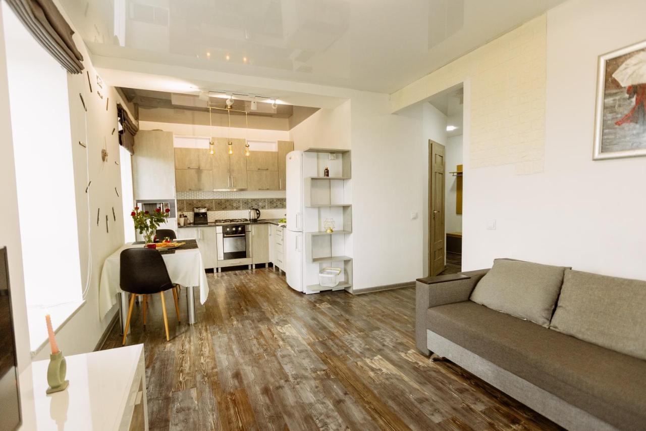 New Time: Modern Central Apartment with Separate Bedroom Ternopil Exterior photo