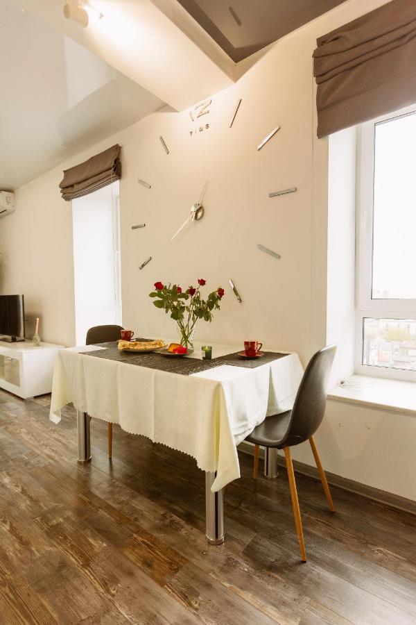 New Time: Modern Central Apartment with Separate Bedroom Ternopil Exterior photo